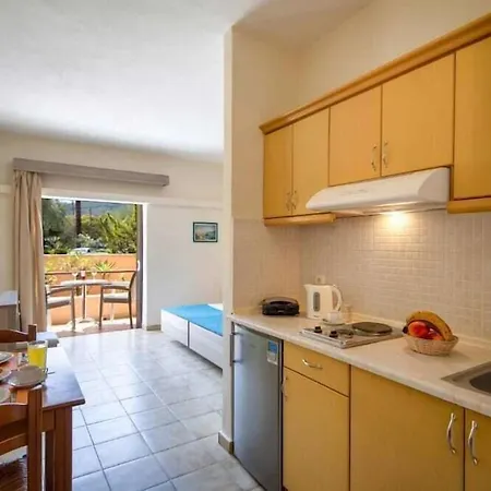 Ξενοδοχείο Rossis 3*