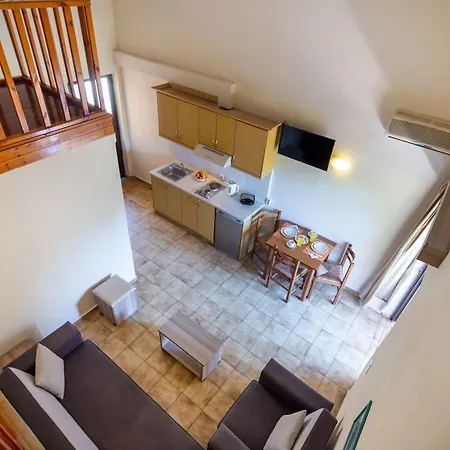 Rossis فندق Mesongí